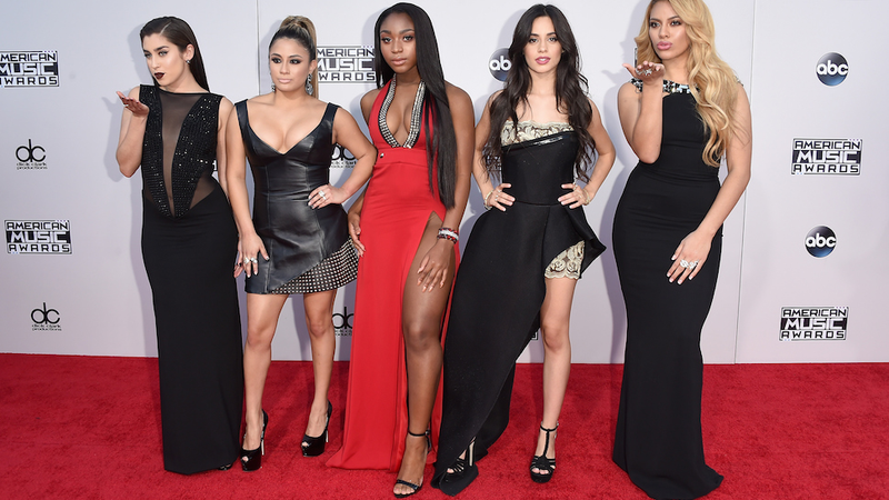 Illustration for article titled Every Look from the 2015 American Music Awards Red Carpet